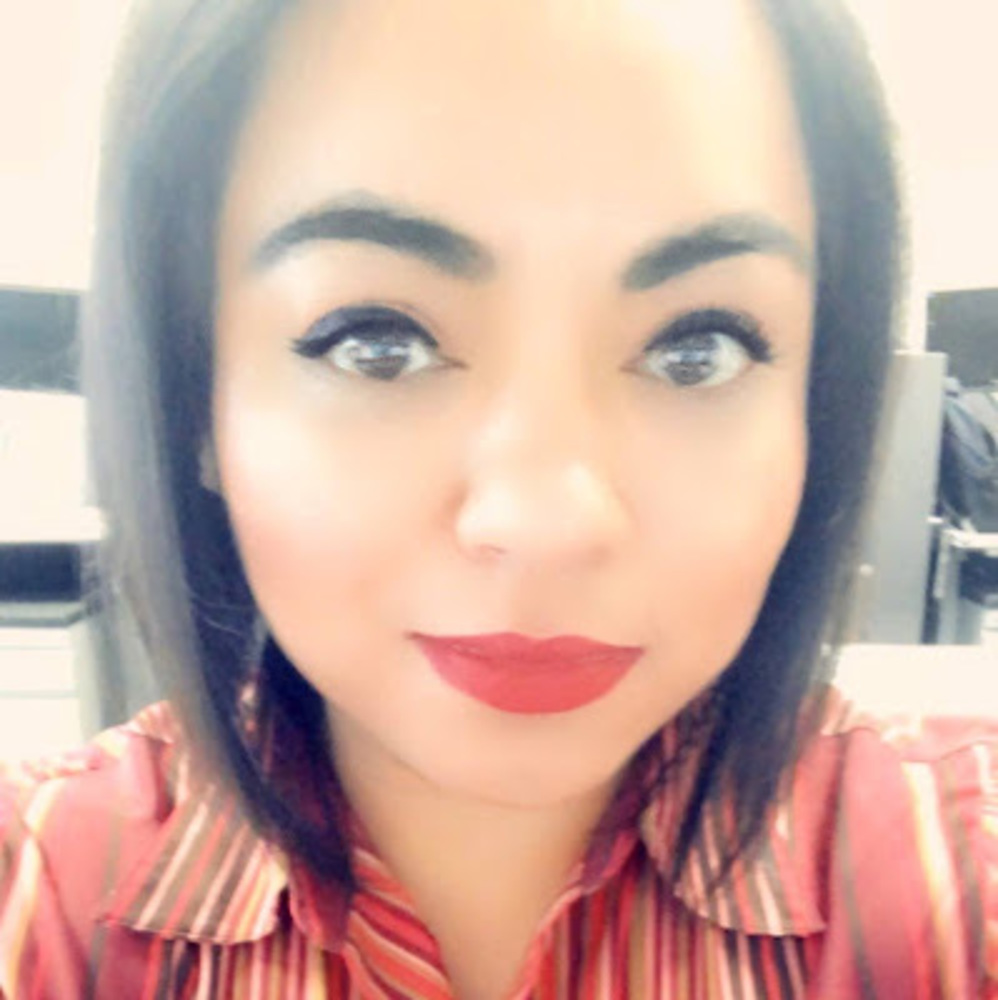 Meet your Posher, Elvira